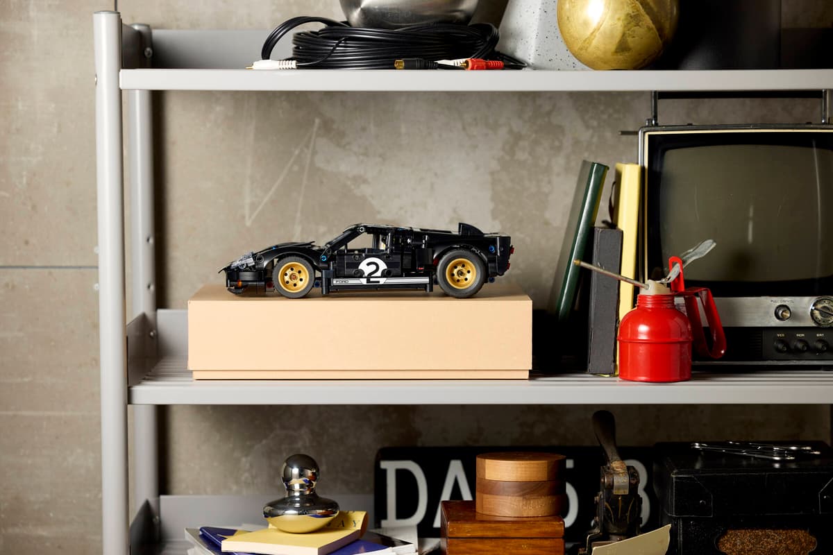LEGO Technic 1966 Ford GT40 MKII Race Carr  - 42223
